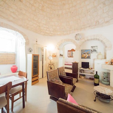 Trulli Girasoli E Viole Cocolicchio Bilik gambar