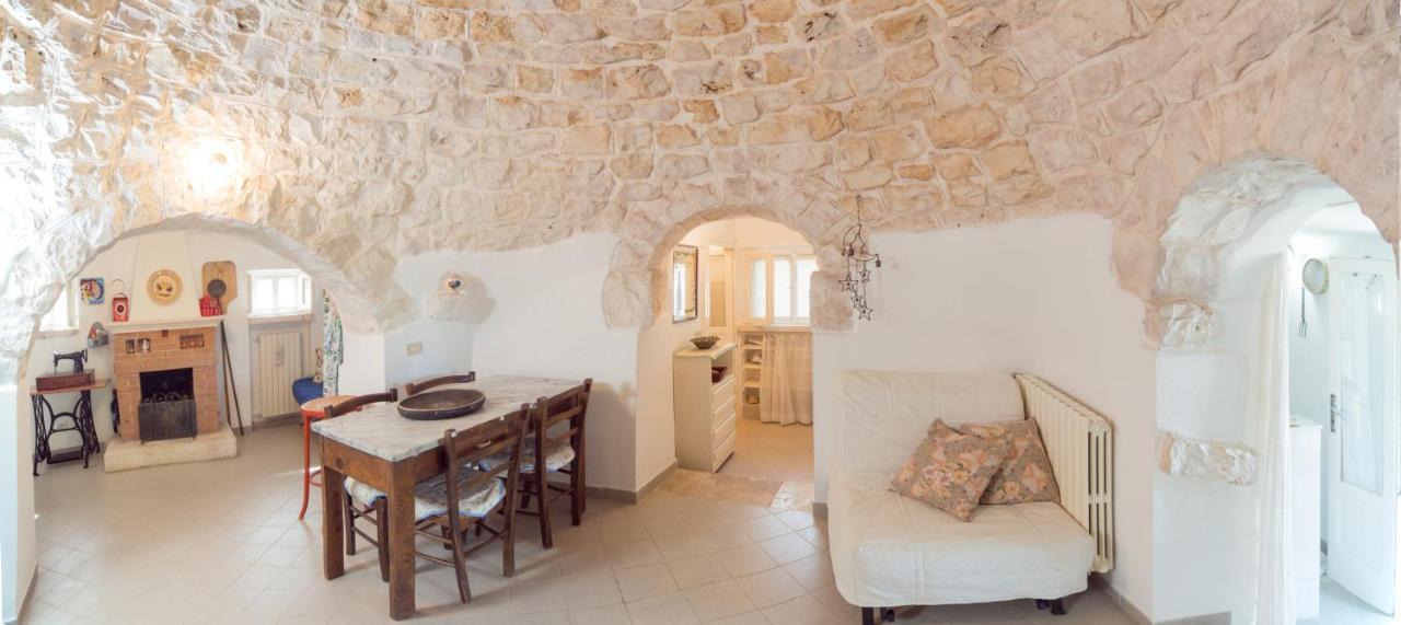 Trulli Girasoli E Viole Cocolicchio Luaran gambar