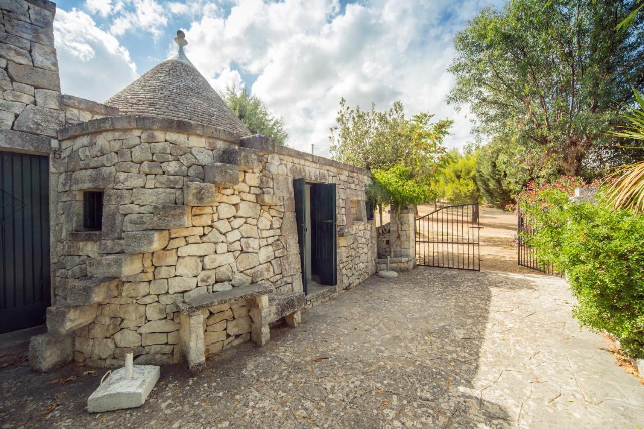 Trulli Girasoli E Viole Cocolicchio Luaran gambar