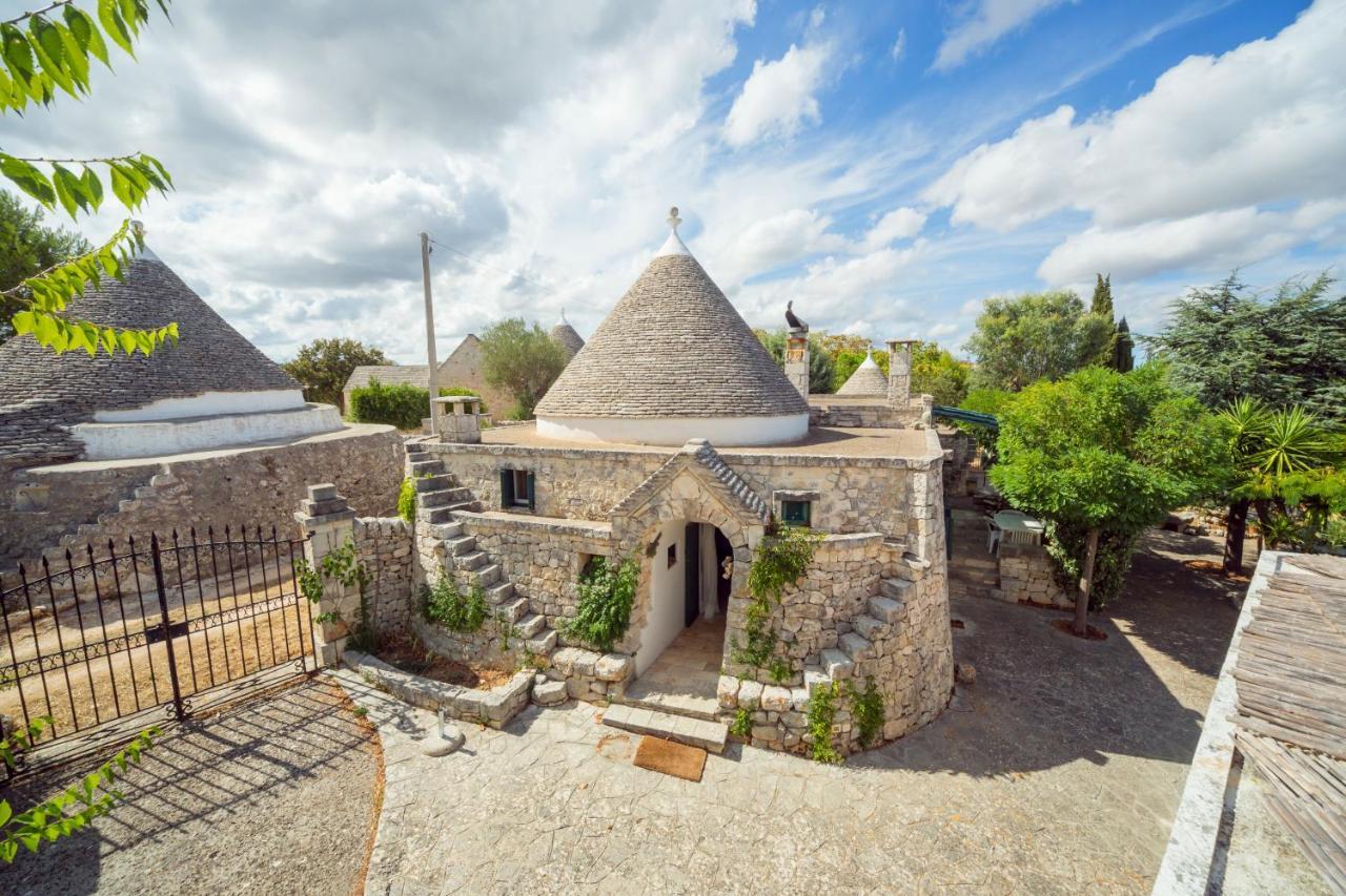 Trulli Girasoli E Viole Cocolicchio Luaran gambar