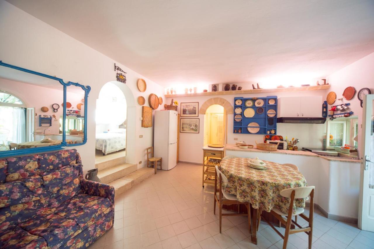 Trulli Girasoli E Viole Cocolicchio Bilik gambar