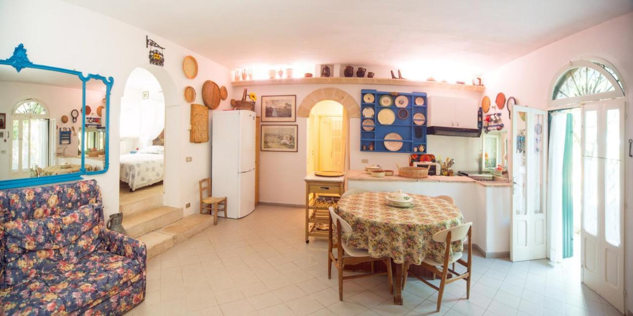 Trulli Girasoli E Viole Cocolicchio Luaran gambar