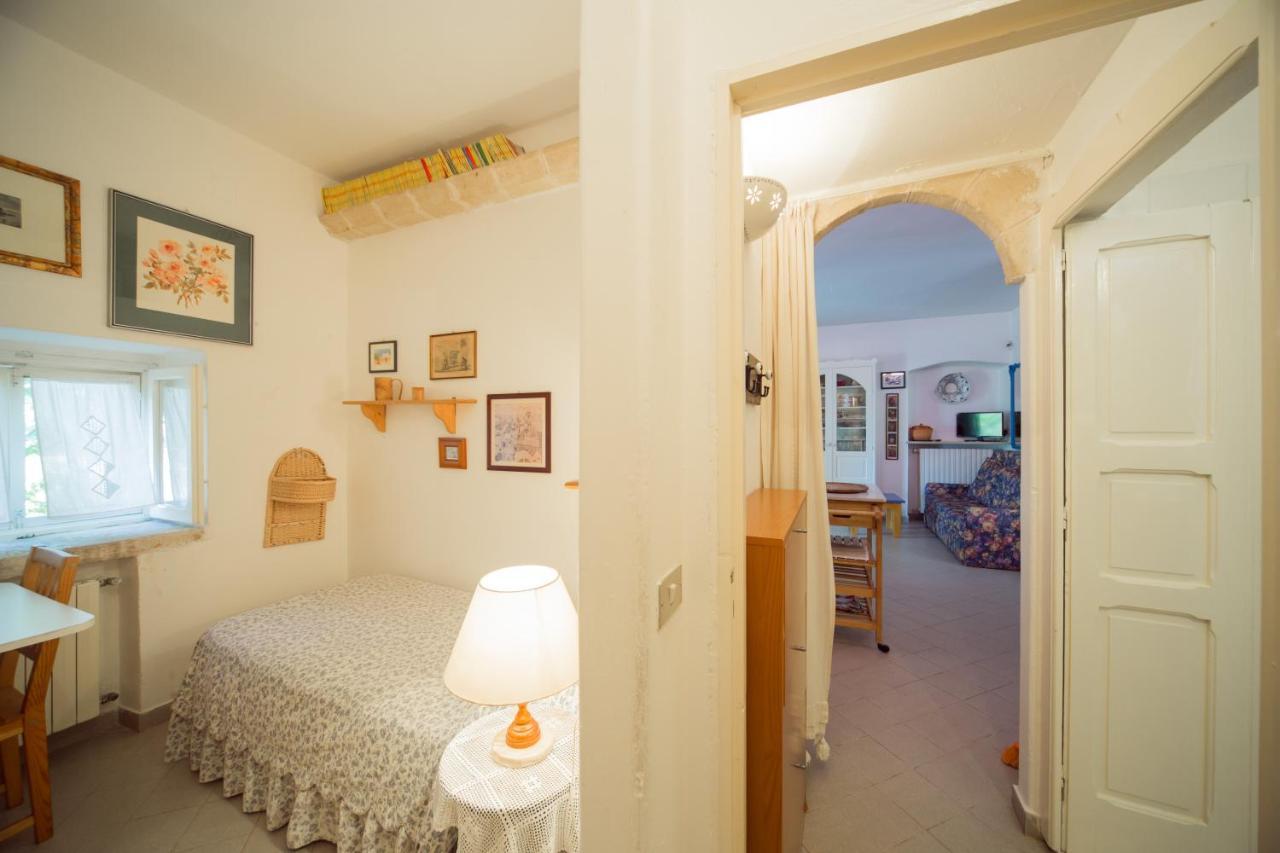 Trulli Girasoli E Viole Cocolicchio Luaran gambar