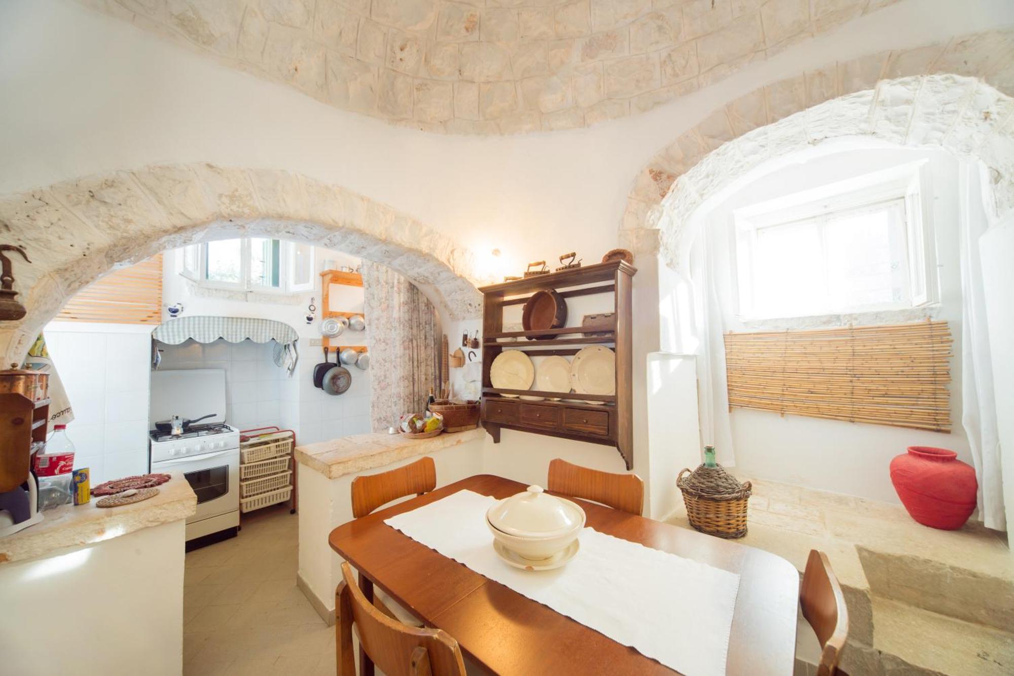 Trulli Girasoli E Viole Cocolicchio Bilik gambar